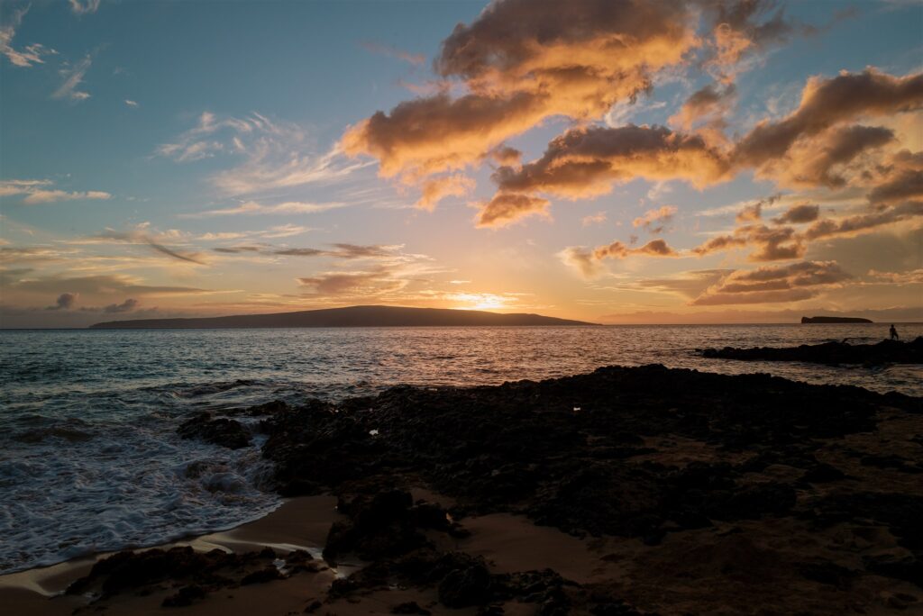 hawaii beach photoshoot sunset