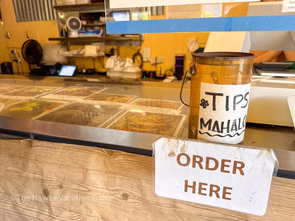 tipping in Hawaii restaurants