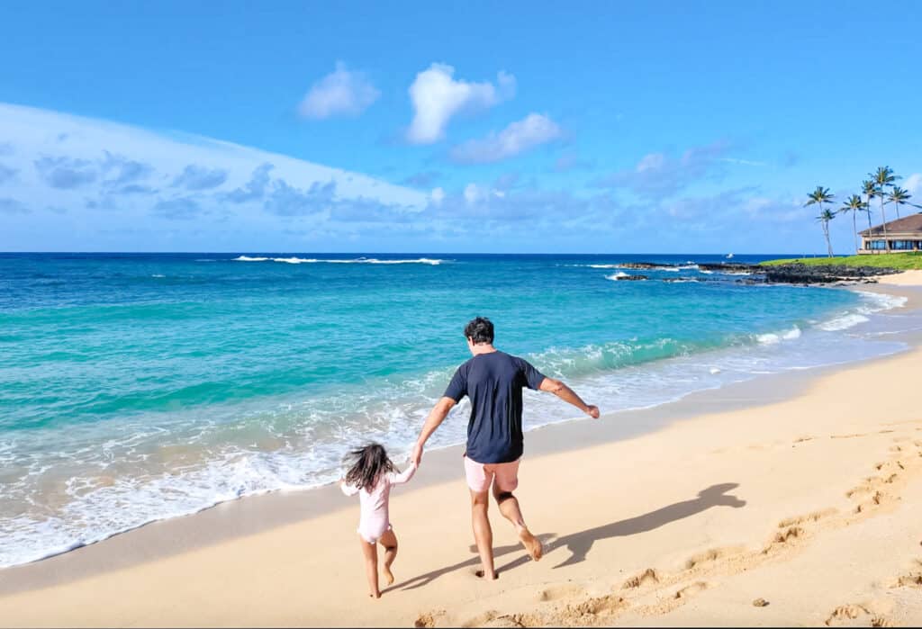 visiting hawaii on points kiahuna beach run with daughter