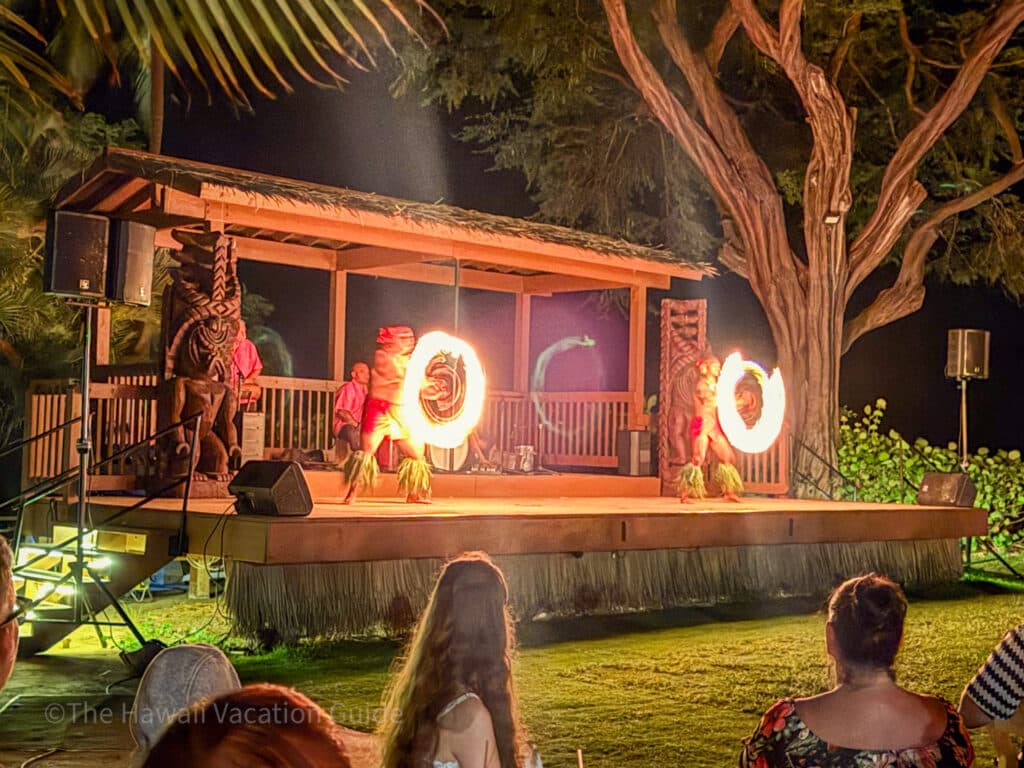 Sheraton Maui Nui Luau fire knife dancing