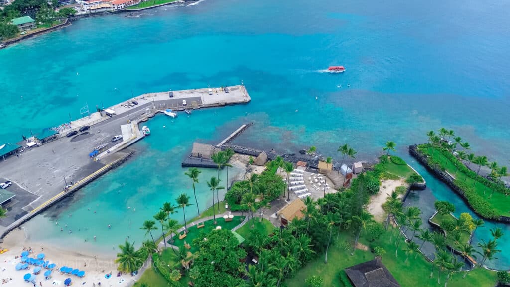 kailua pier in kona for a whale watching tour