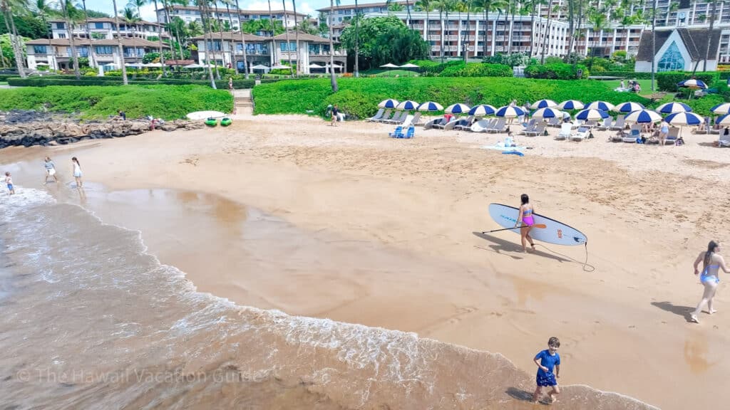 Hawaii summer vacation things to do SUP on Wailea Beach