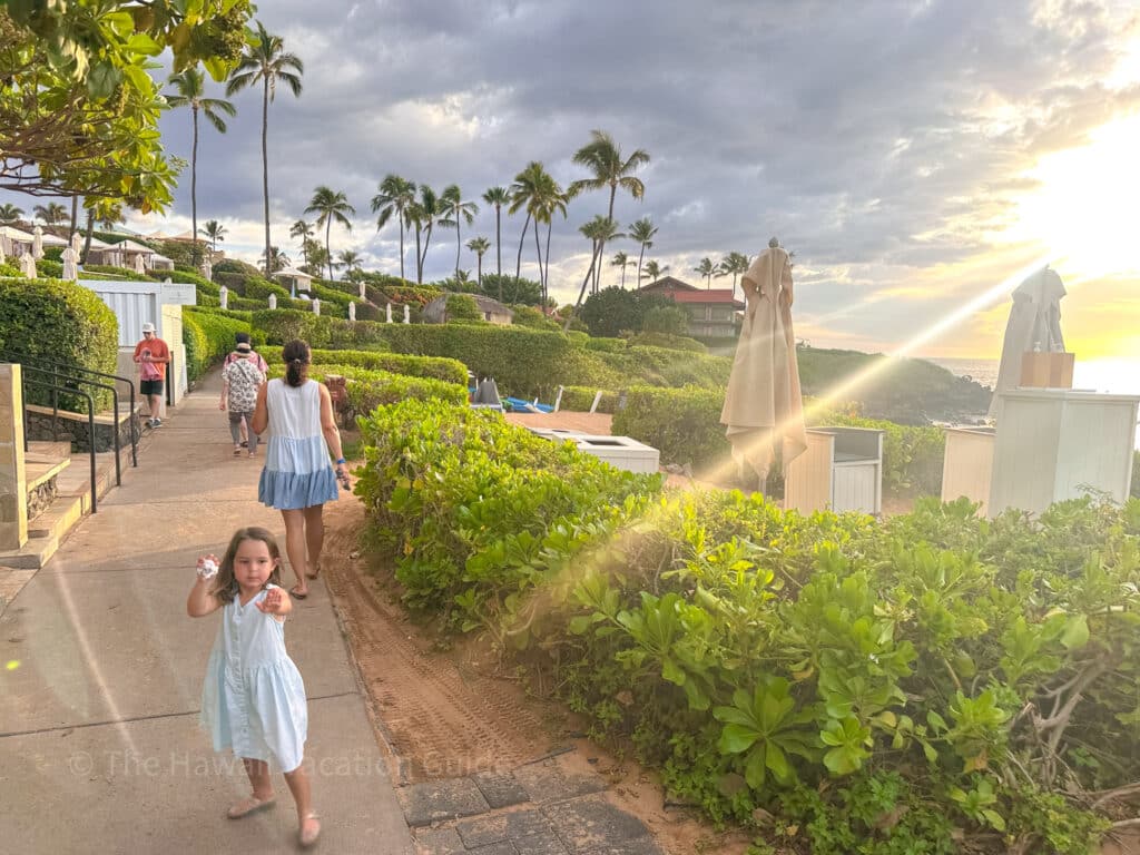 wailea vs Kapalua walkability - Wailea boardwalk with my family