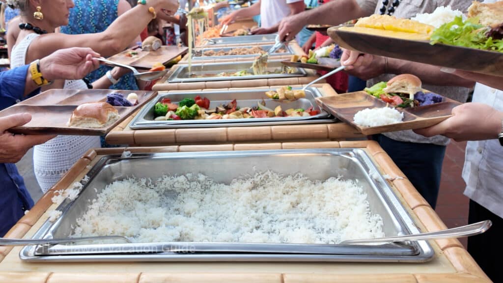 Mauna Kea luau buffet dinner review