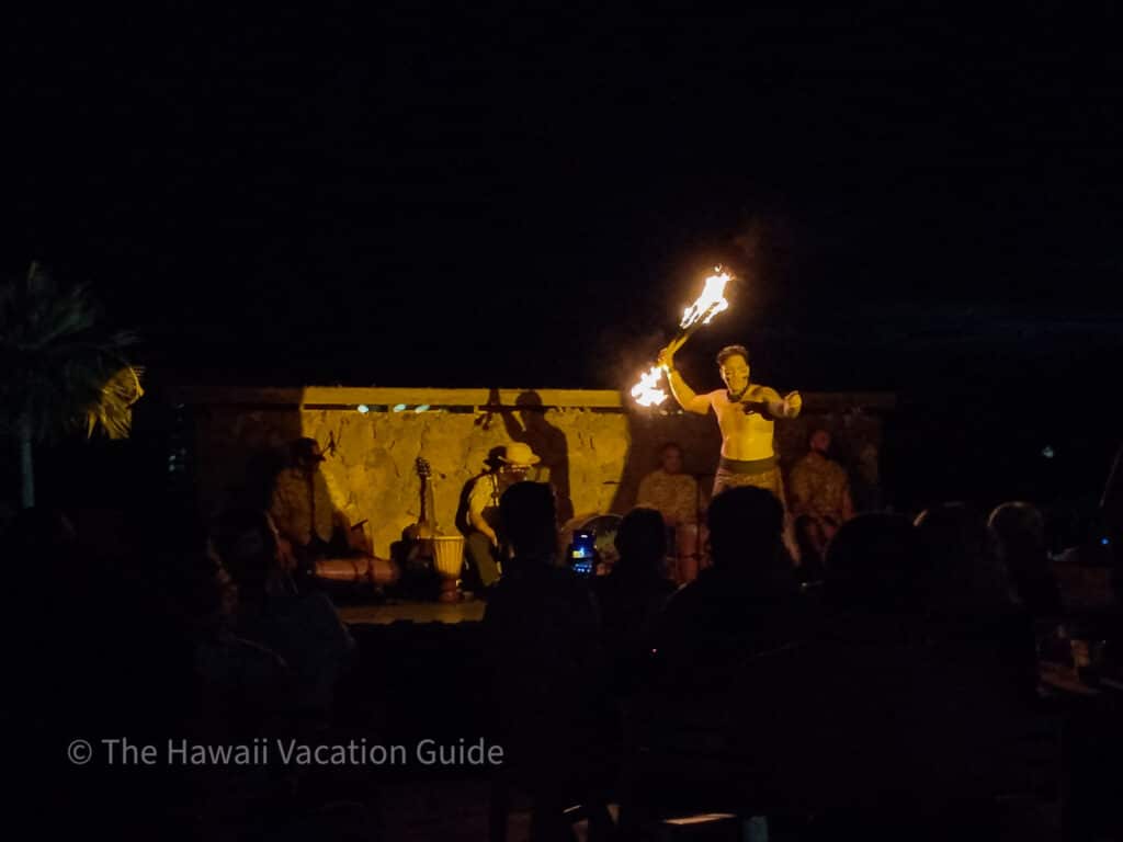waikoloa-marriott-luau-fire-knife-dance